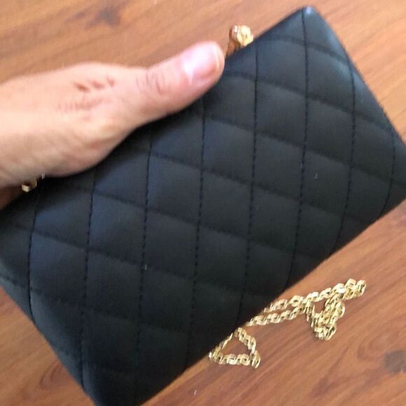 Satinato black quilted black gold hard clutch Evening bag ￼convertible shoulder - Picture 5 of 5